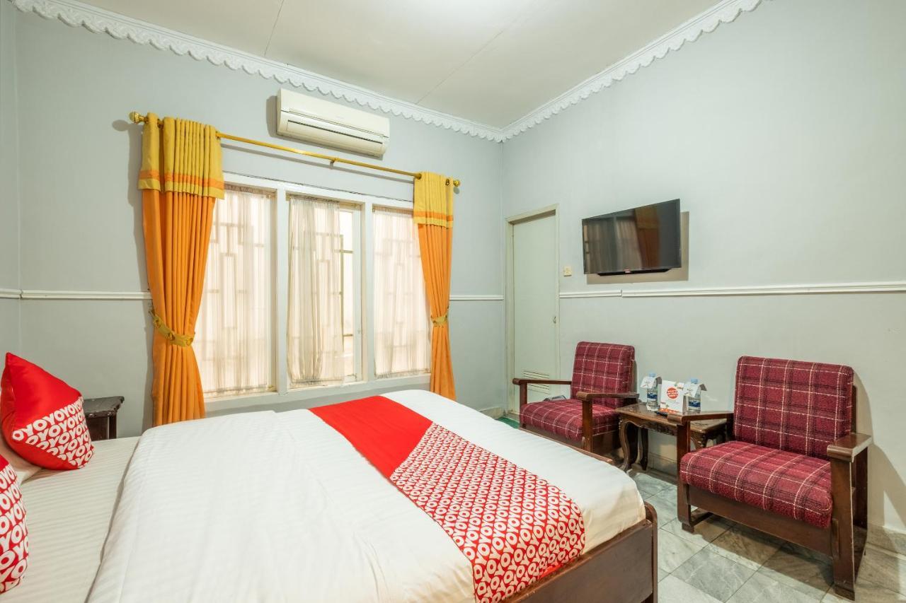 Oyo 1444 Patradissa Stasiun Bandung Hotel Esterno foto