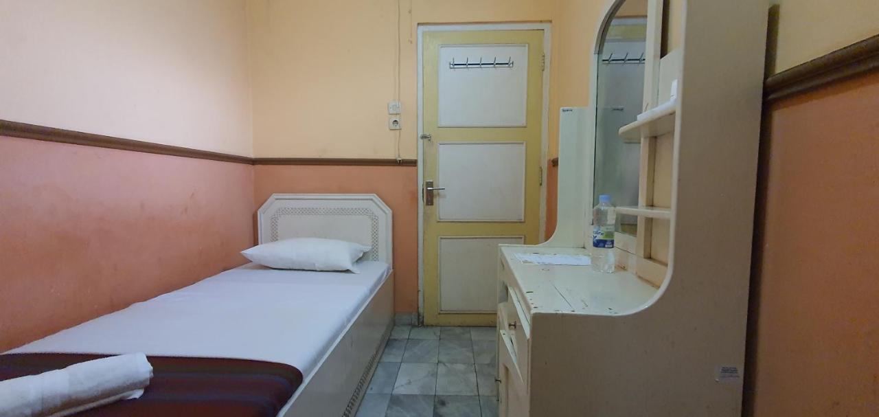 Oyo 1444 Patradissa Stasiun Bandung Hotel Esterno foto